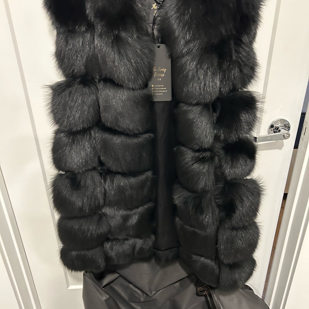 Exquisite black fox fur vest